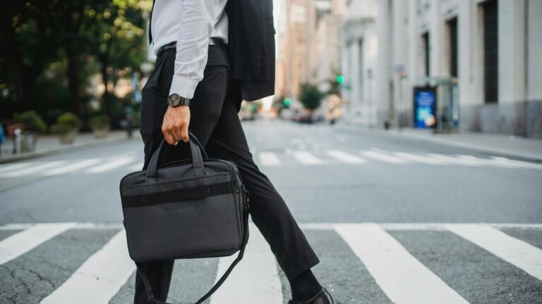 pexels-ketut-subiyanto-4963370