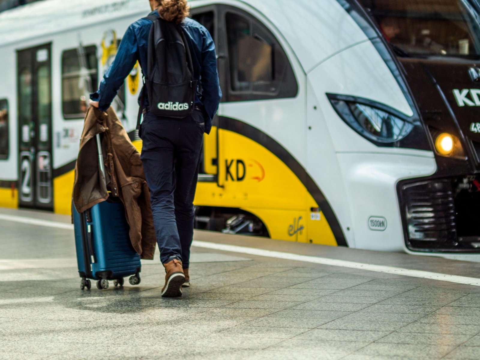pexels-shox-32707616